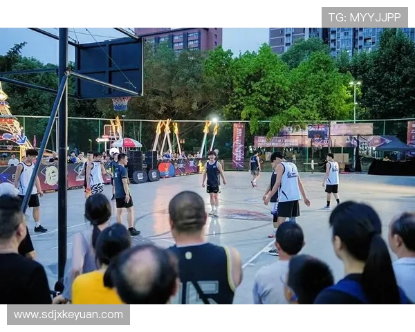 篮球之星：从街头到赛场的传奇人生与无尽梦想