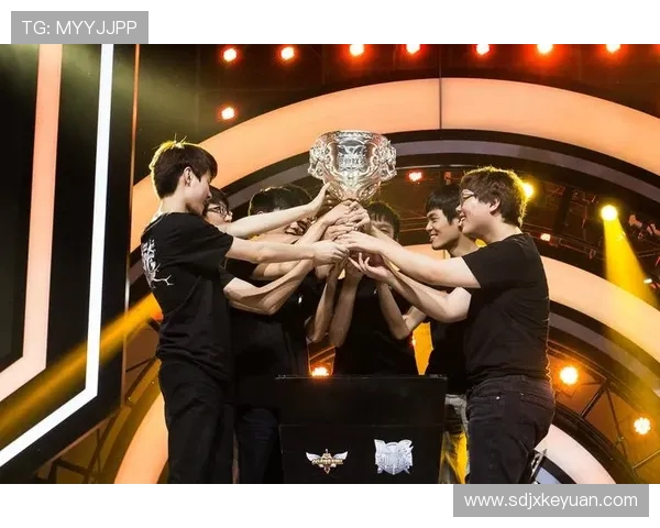 EDG战队逆袭之路解析王者荣耀赛事中的精彩反击与策略运用 EDG战队逆袭之路解析王者荣耀赛事中的精彩反击与策略运用