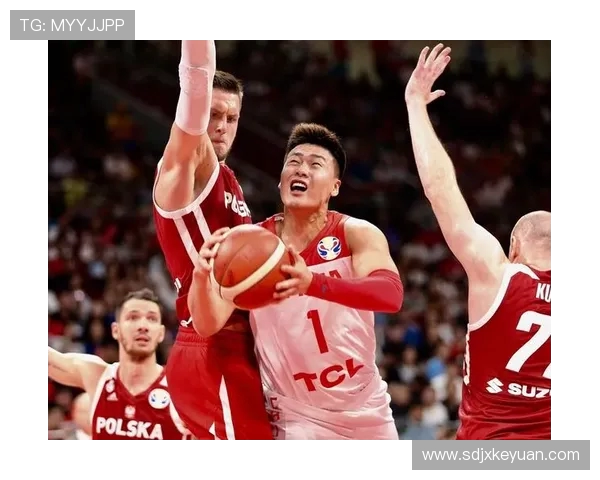 重庆篮球队在世界杯积分榜中以76分稳居第一名展现强大实力