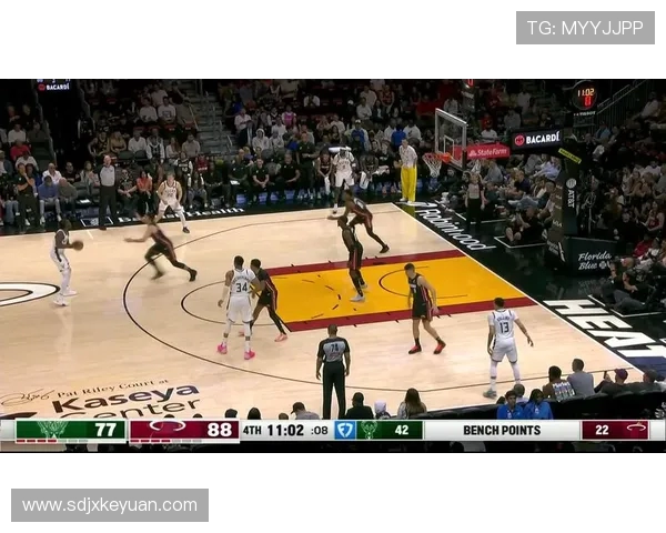 2019年火箭队与雄鹿队精彩全场比赛录像回顾与分析